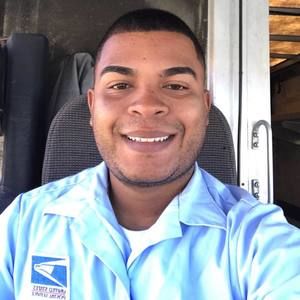 Meet your Posher, Carlos